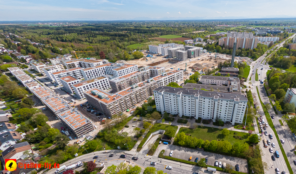 04.05.2023 - Luftbilder vom Alexisqaurtier und Pandion Verde in Neuperlach